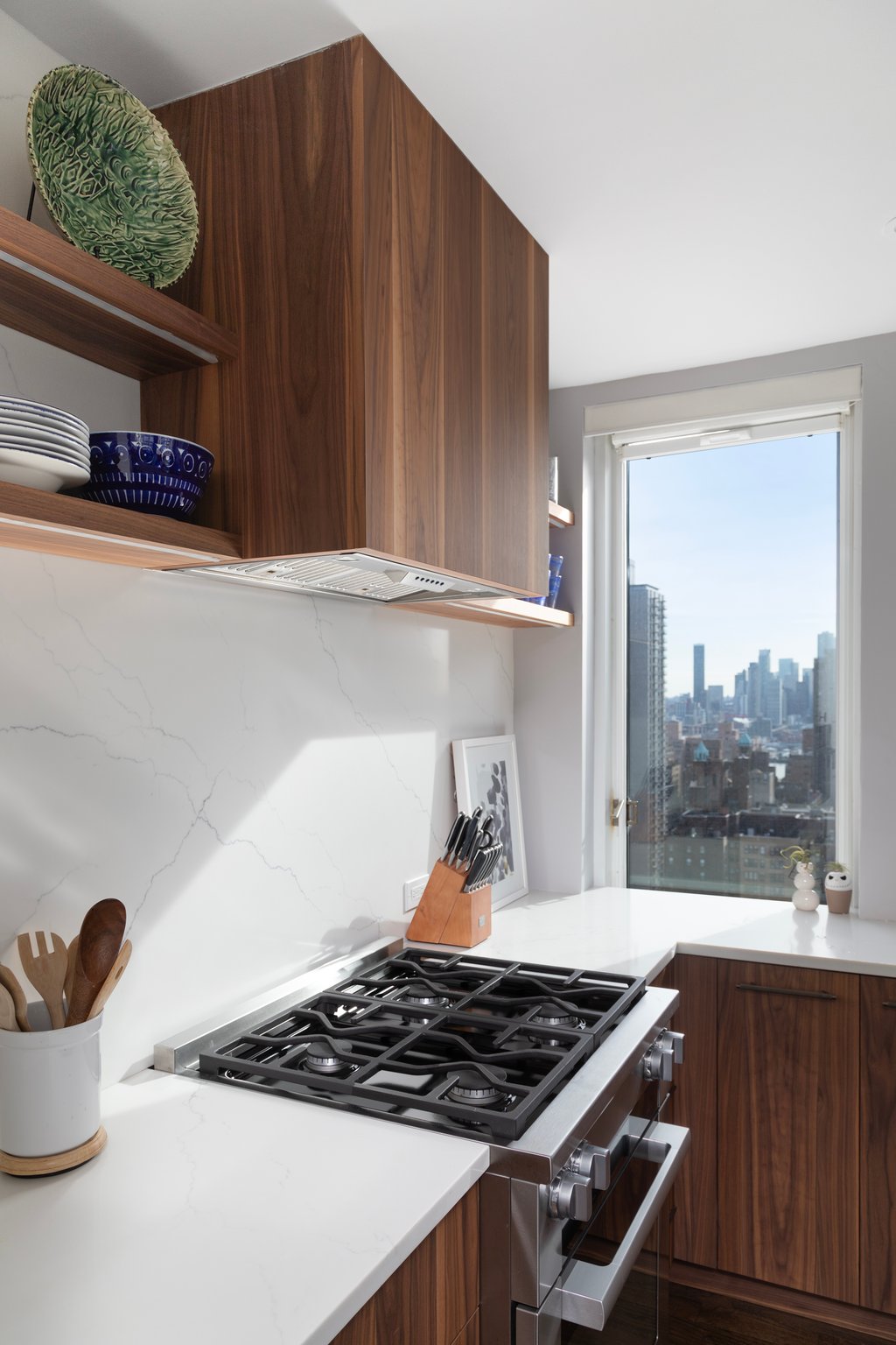 Renovated interior of a post-war co-op at The Brevard at 245 East 54th Street in Midtown East, Manhattan, by Gallery KBNY (view 14)