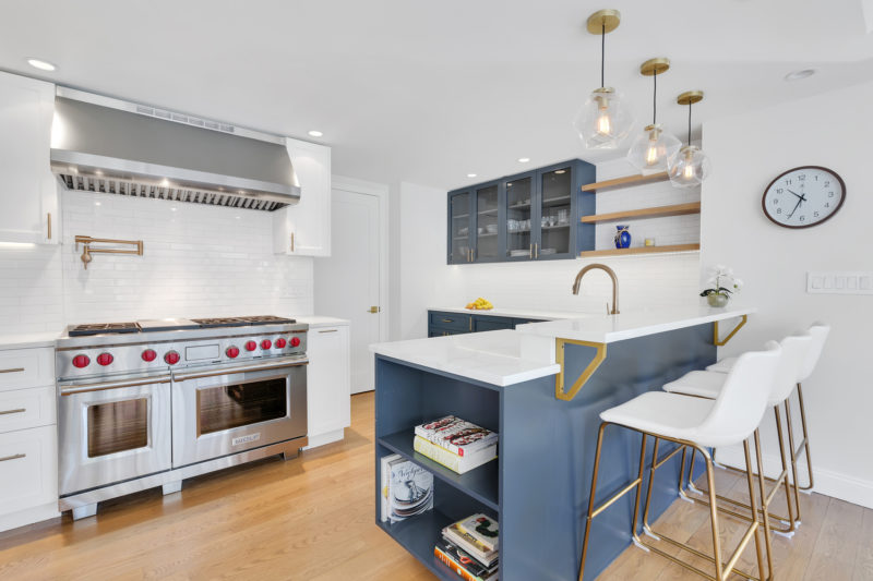 Renovated interior of a co-op at Lincoln Towers at 140 West End Avenue on the Upper West Side, Manhattan, by Gallery KBNY (view 1)