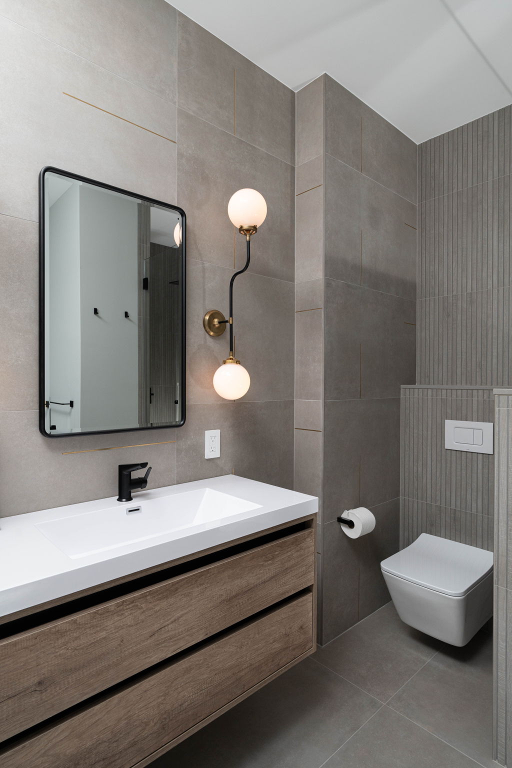 Renovated interior of a pre-war condo at The Chelsea Mercantile at 252 Seventh Avenue in Chelsea, Manhattan, by Gallery KBNY (view 12)