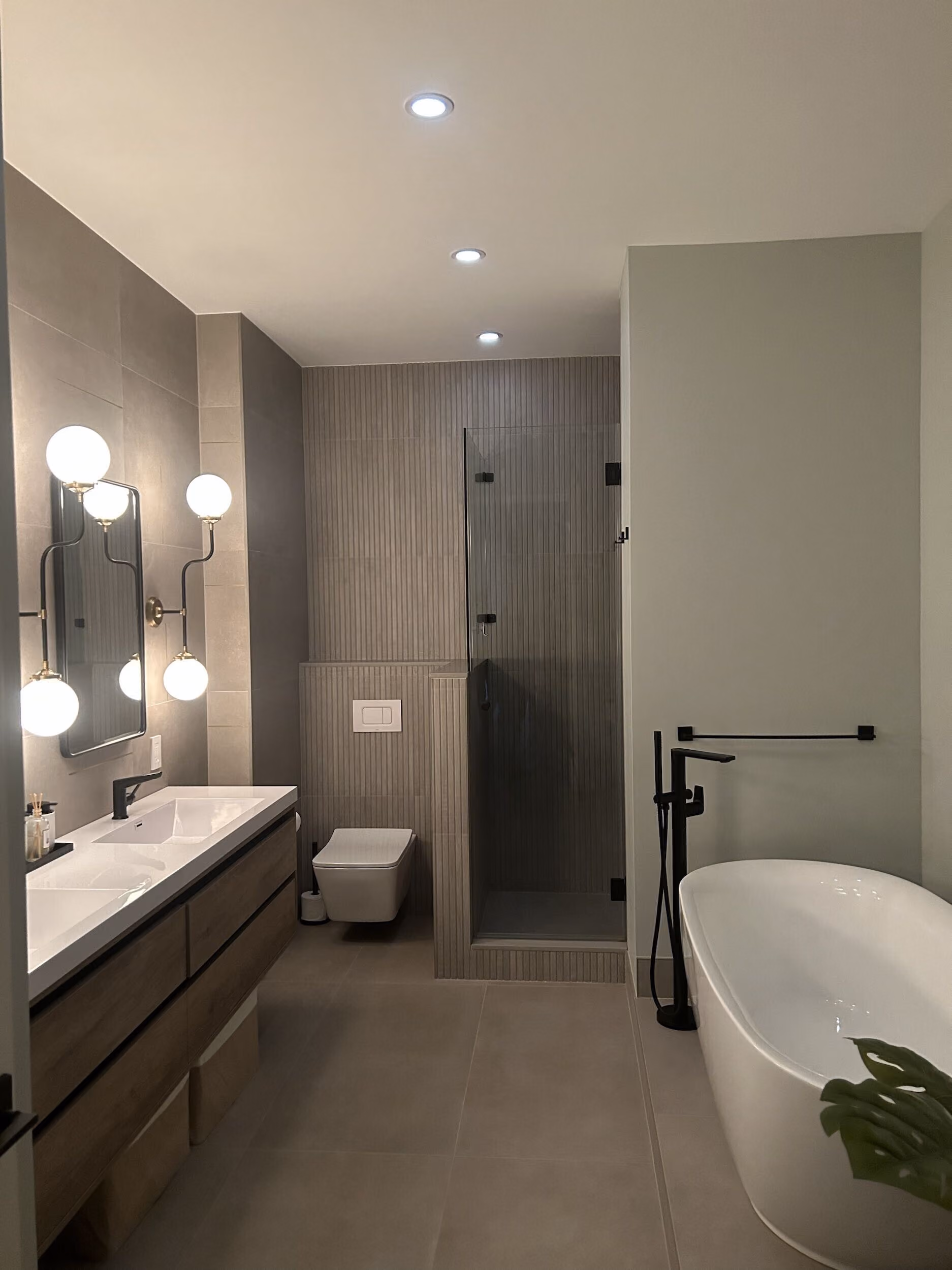 Pre-renovation or in-progress view of a pre-war condo renovation at The Chelsea Mercantile at 252 Seventh Avenue in Chelsea, Manhattan, by Gallery KBNY (view 17)