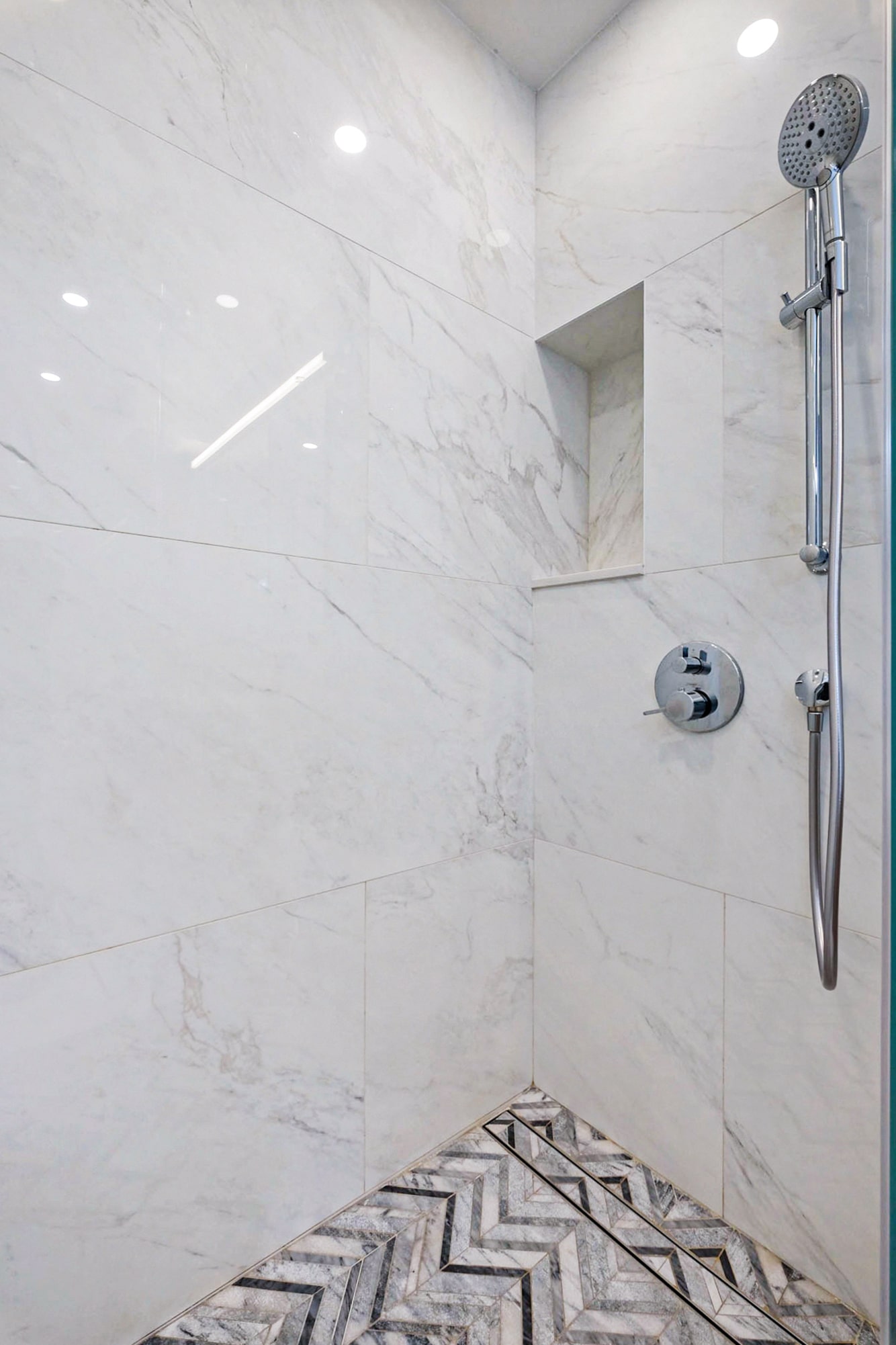 Renovated interior of a condo at The Gotham at 170 East 87th Street in Carnegie Hill, Manhattan, by Gallery KBNY (view 11)