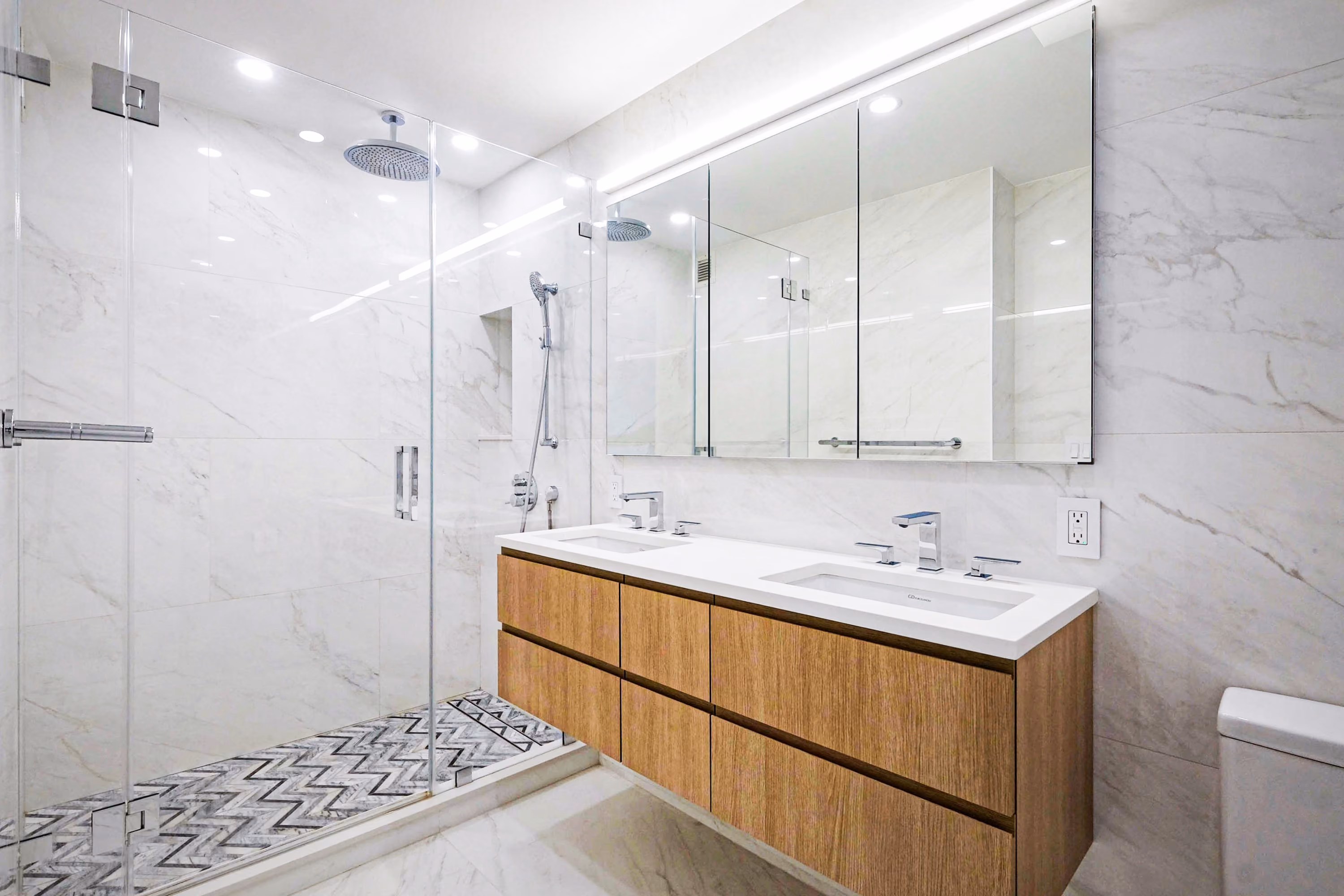 Renovated interior of a condo at The Gotham at 170 East 87th Street in Carnegie Hill, Manhattan, by Gallery KBNY (view 12)