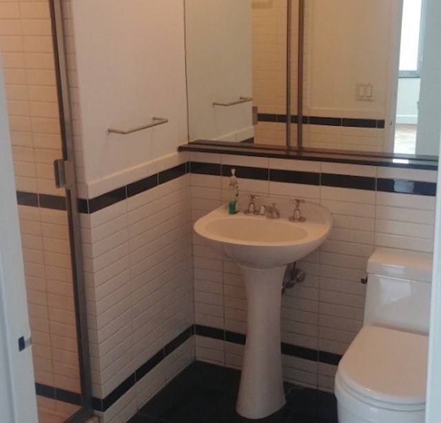 Interior before a post-war condo renovation at Leighton House at 360 East 88th Street on the Upper East Side, Manhattan, by Gallery KBNY (view 5)