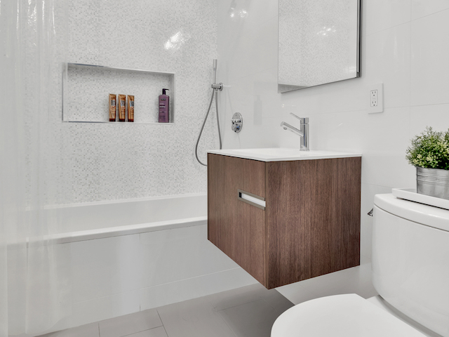 Renovated interior of a post-war condo at Leighton House at 360 East 88th Street on the Upper East Side, Manhattan, by Gallery KBNY (view 6)