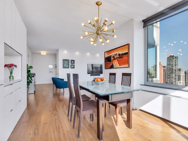 Renovated interior of a post-war condo at Leighton House at 360 East 88th Street on the Upper East Side, Manhattan, by Gallery KBNY