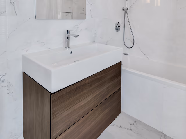 Renovated interior of a post-war condo at Leighton House at 360 East 88th Street on the Upper East Side, Manhattan, by Gallery KBNY (view 8)