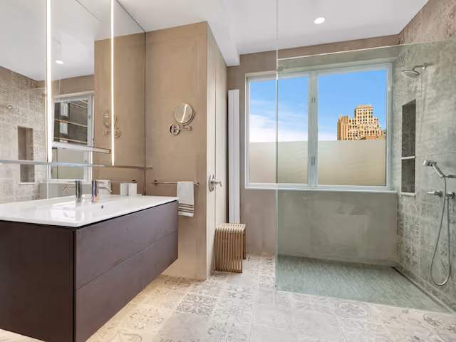 Renovated interior of a loft at 73 Worth Street in Tribeca, Manhattan, by Gallery KBNY (view 14)