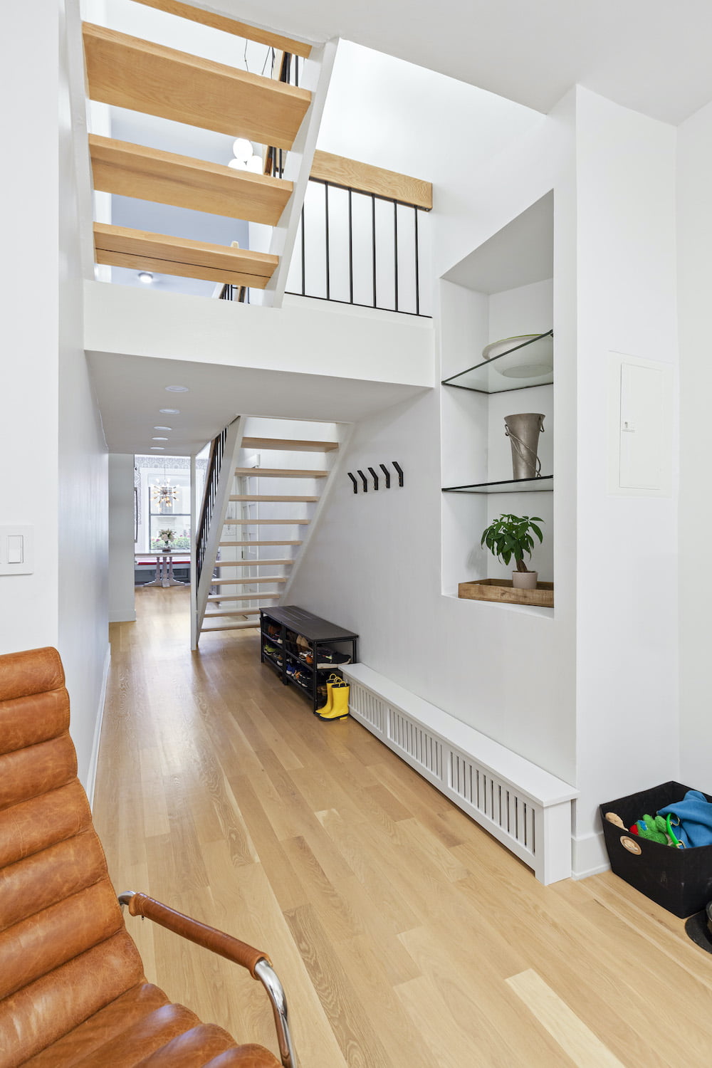 Renovated interior of a pre-war townhouse at 529 East 87th Street on the Upper East Side, Manhattan, by Gallery KBNY (view 7)