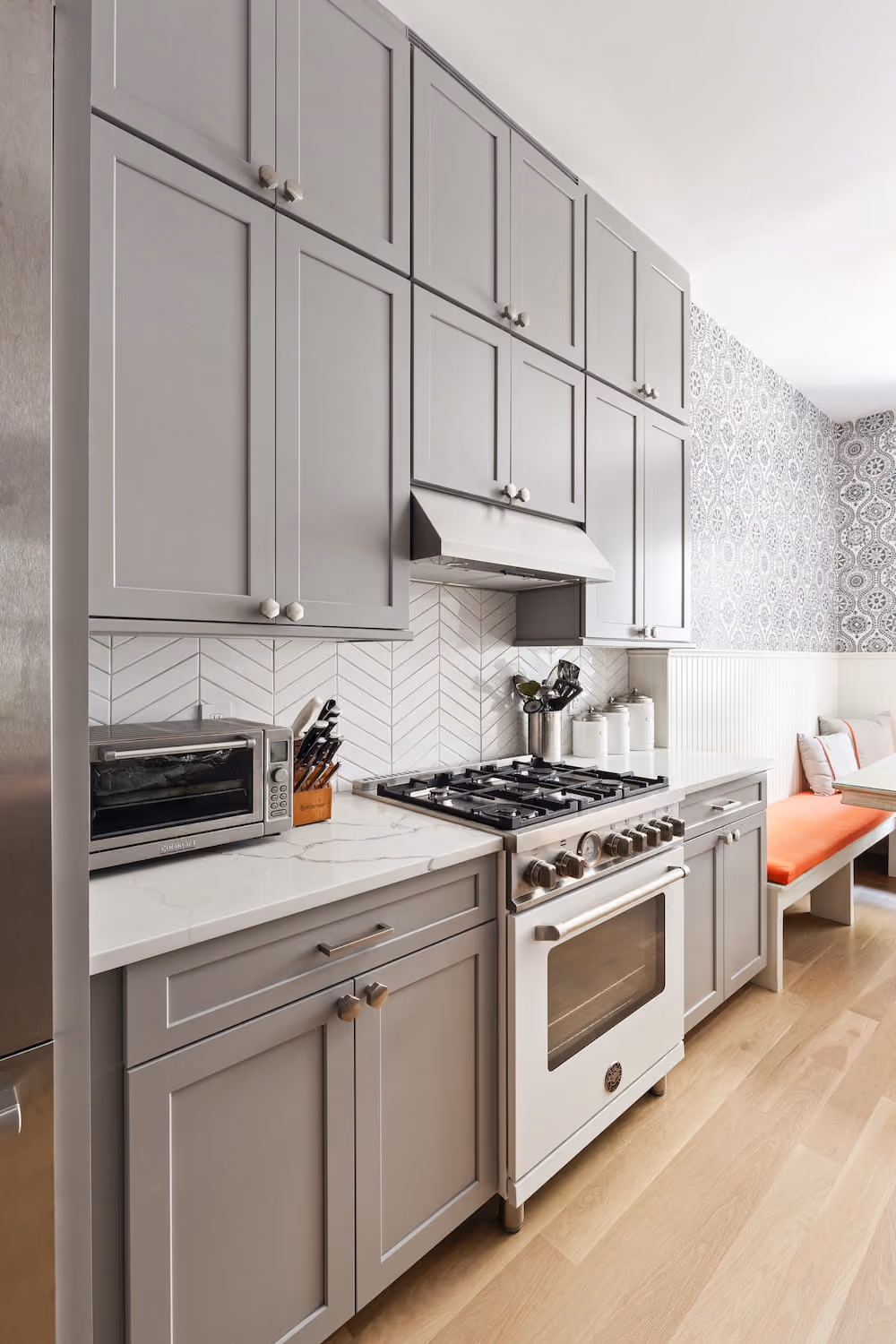 Renovated interior of a pre-war townhouse at 529 East 87th Street on the Upper East Side, Manhattan, by Gallery KBNY (view 1)