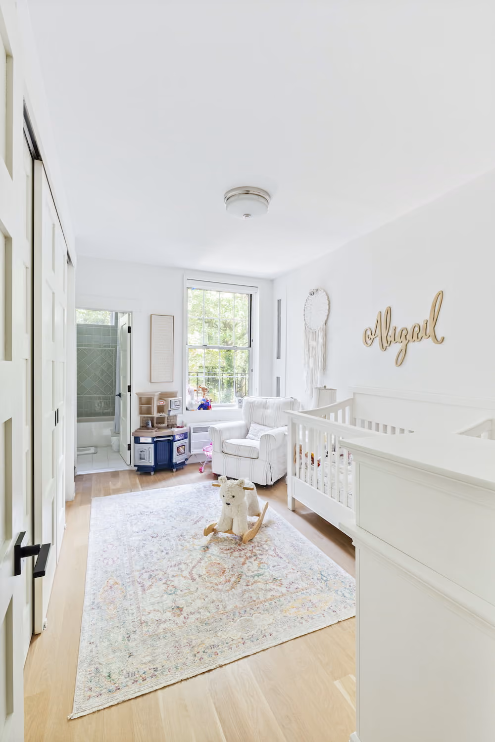 Renovated interior of a pre-war townhouse at 529 East 87th Street on the Upper East Side, Manhattan, by Gallery KBNY (view 10)
