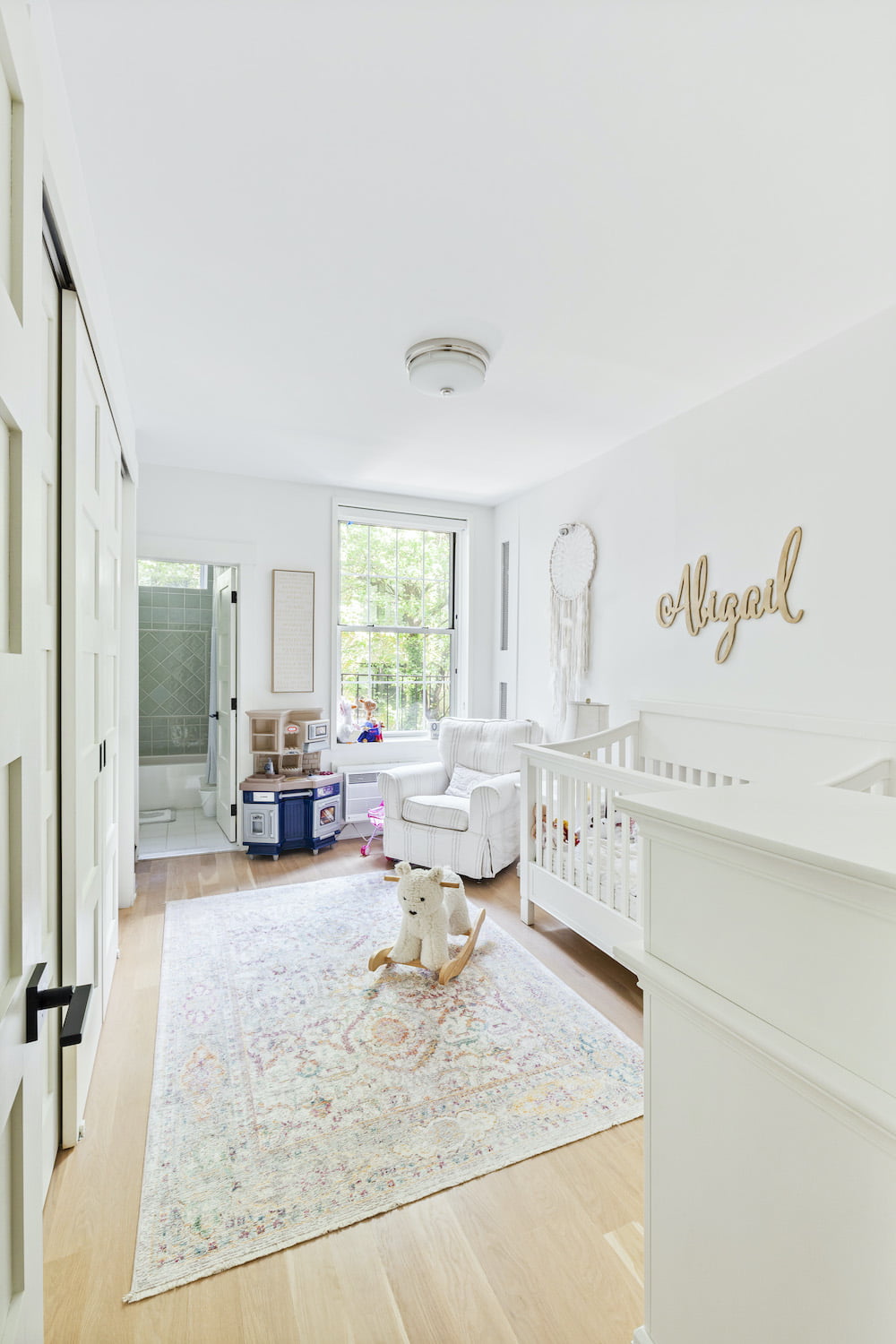 Renovated interior of a pre-war townhouse at 529 East 87th Street on the Upper East Side, Manhattan, by Gallery KBNY (view 10)