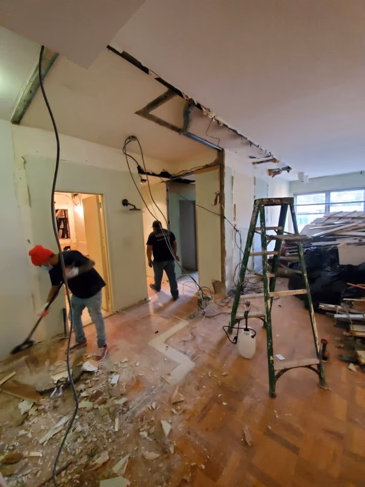 Interior before a post-war condo renovation at 8 East 83rd Street in Carnegie Hill, Manhattan, by Gallery KBNY (view 8)