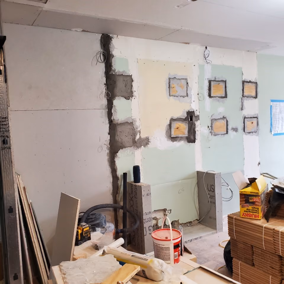 Interior before a post-war condo renovation at 8 East 83rd Street in Carnegie Hill, Manhattan, by Gallery KBNY (view 10)