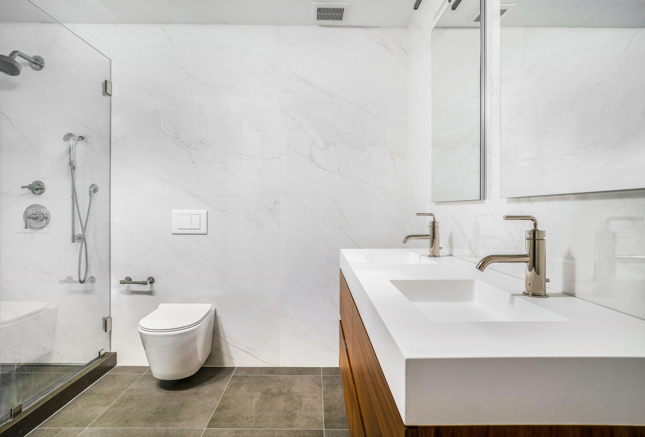 Renovated interior of a pre-war loft condo at 345 Greenwich Street in Tribeca, Manhattan, by Gallery KBNY (view 15)