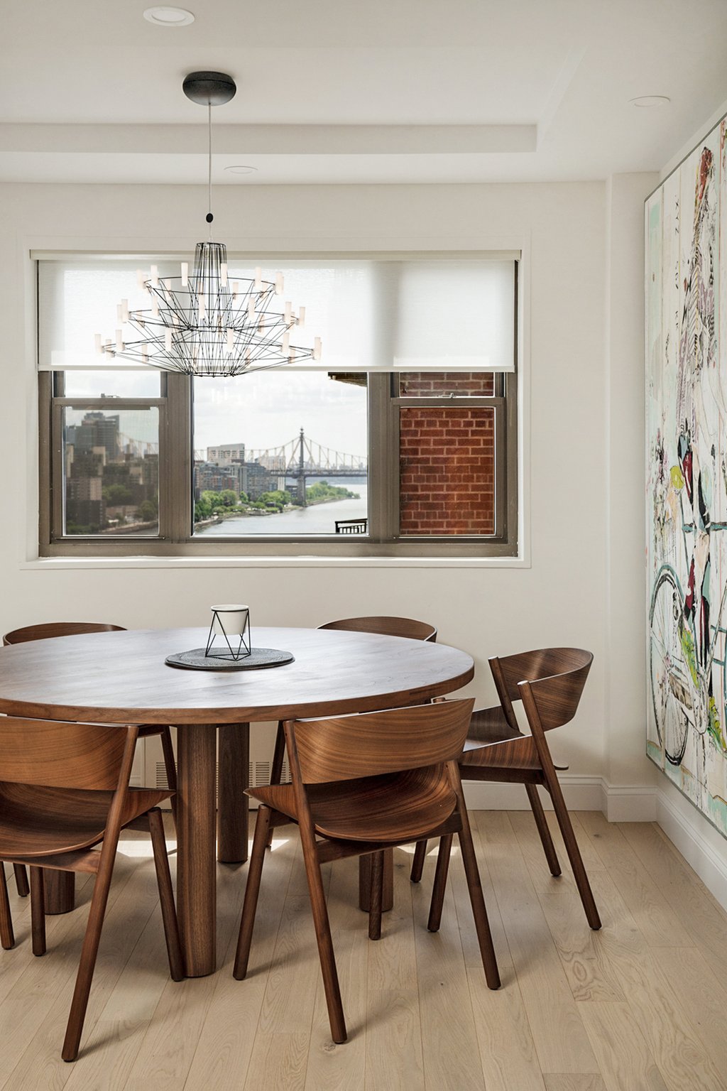 Renovated interior of a post-war co-op at 55 East End Avenue on the Upper East Side, Manhattan, by Gallery KBNY (view 10)