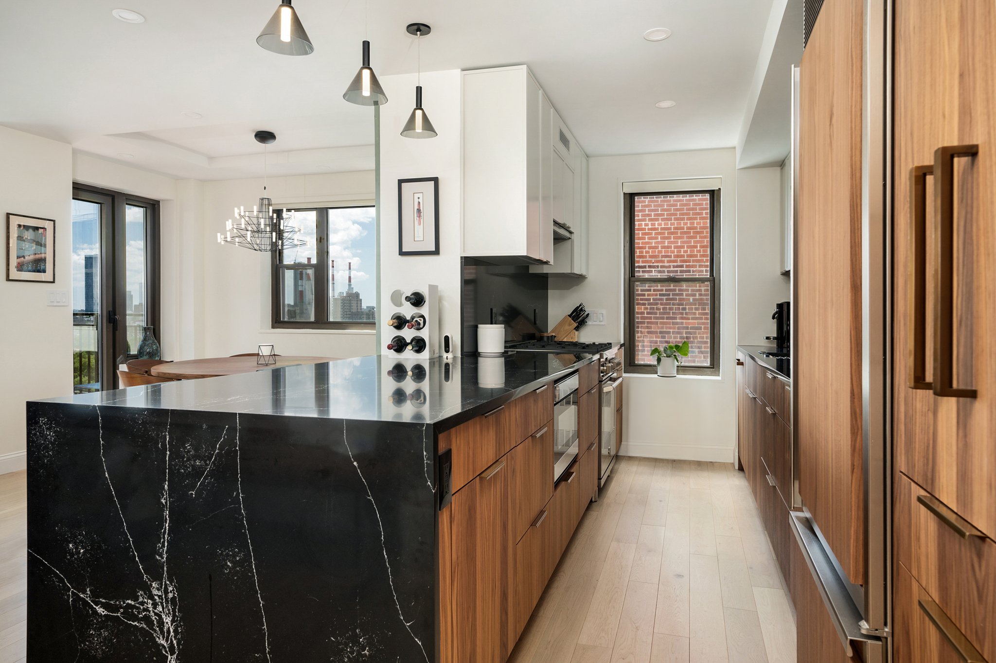Renovated interior of a post-war co-op at 55 East End Avenue on the Upper East Side, Manhattan, by Gallery KBNY (view 6)