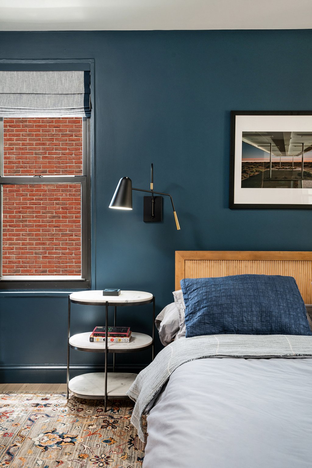 Renovated interior of a post-war co-op at 55 East End Avenue on the Upper East Side, Manhattan, by Gallery KBNY (view 16)