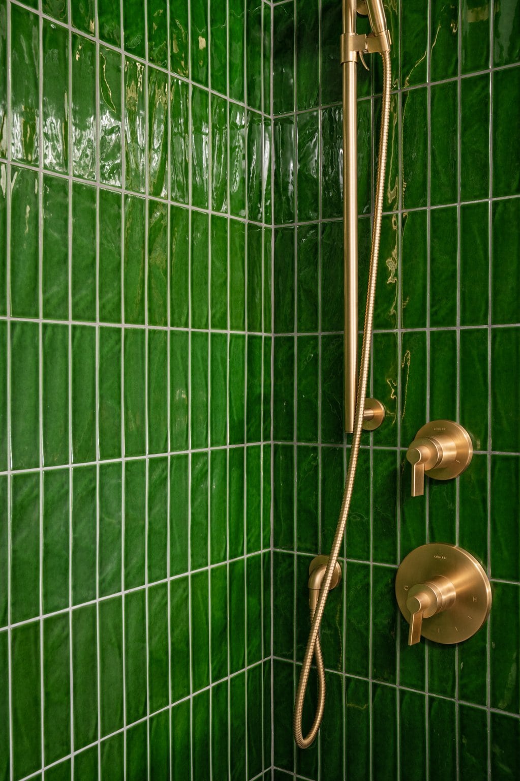 Renovated interior of a post-war co-op at 55 East End Avenue on the Upper East Side, Manhattan, by Gallery KBNY (view 19)