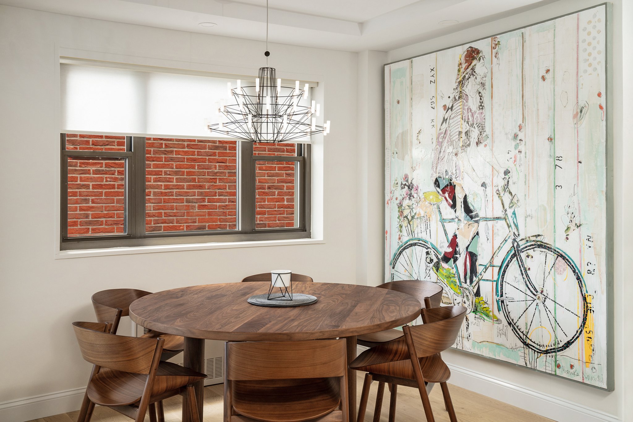 Renovated interior of a post-war co-op at 55 East End Avenue on the Upper East Side, Manhattan, by Gallery KBNY (view 9)