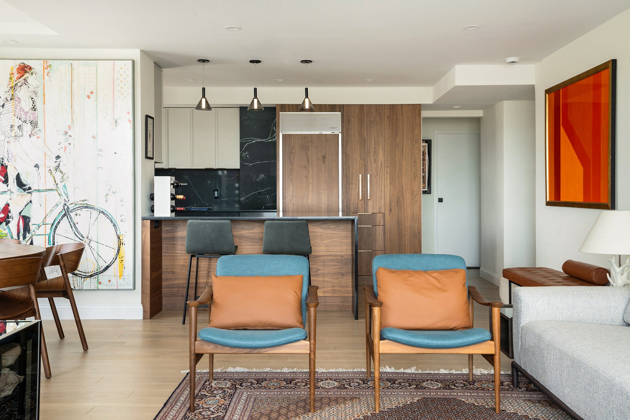 Renovated interior of a post-war co-op at 55 East End Avenue on the Upper East Side, Manhattan, by Gallery KBNY (view 11)