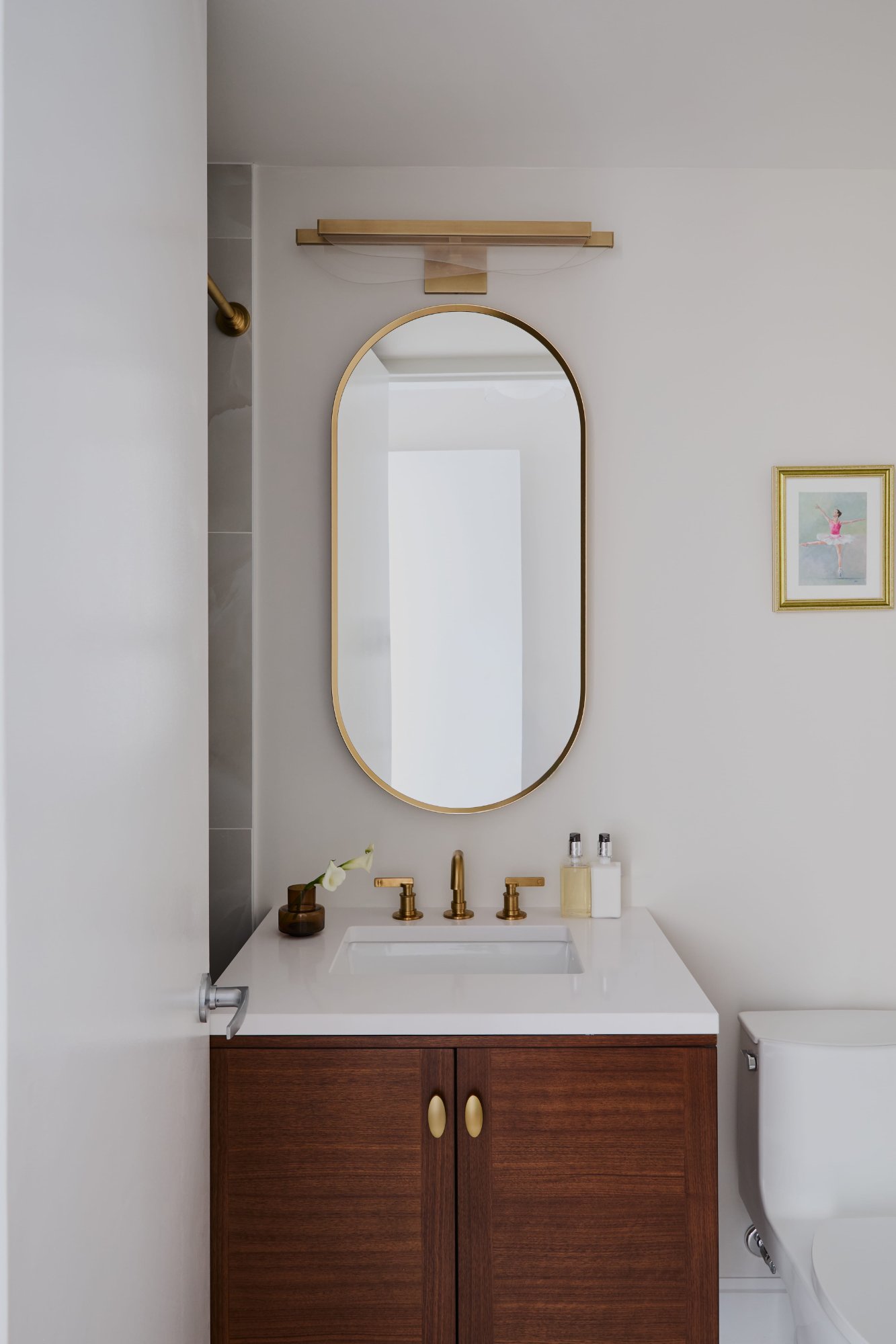 Renovated interior of a condo at 150 Columbus Avenue on the Upper West Side, Manhattan, by Gallery KBNY (continued view 3)