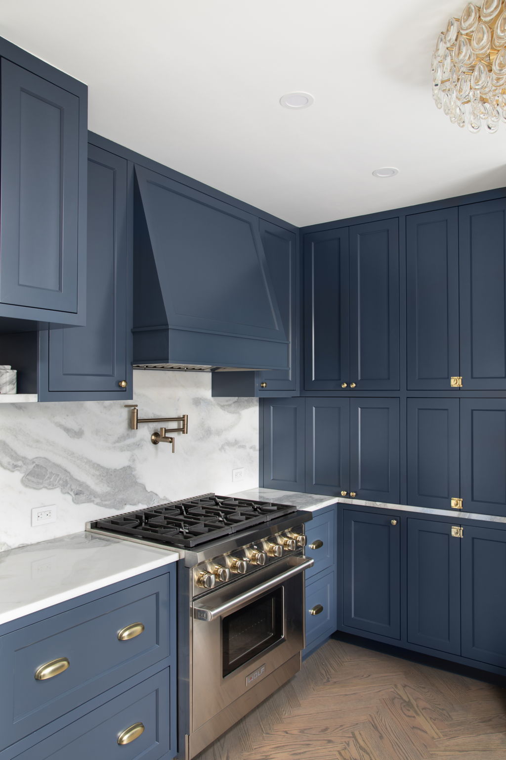 Renovated interior of a post-war condo at 151 West 74th Street on the Upper West Side, Manhattan, by Gallery KBNY (view 11)