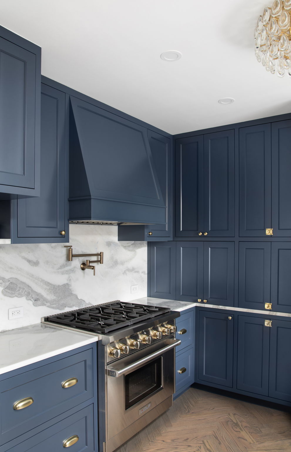 Renovated interior of a post-war condo at 151 West 74th Street on the Upper West Side, Manhattan, by Gallery KBNY (view 10)