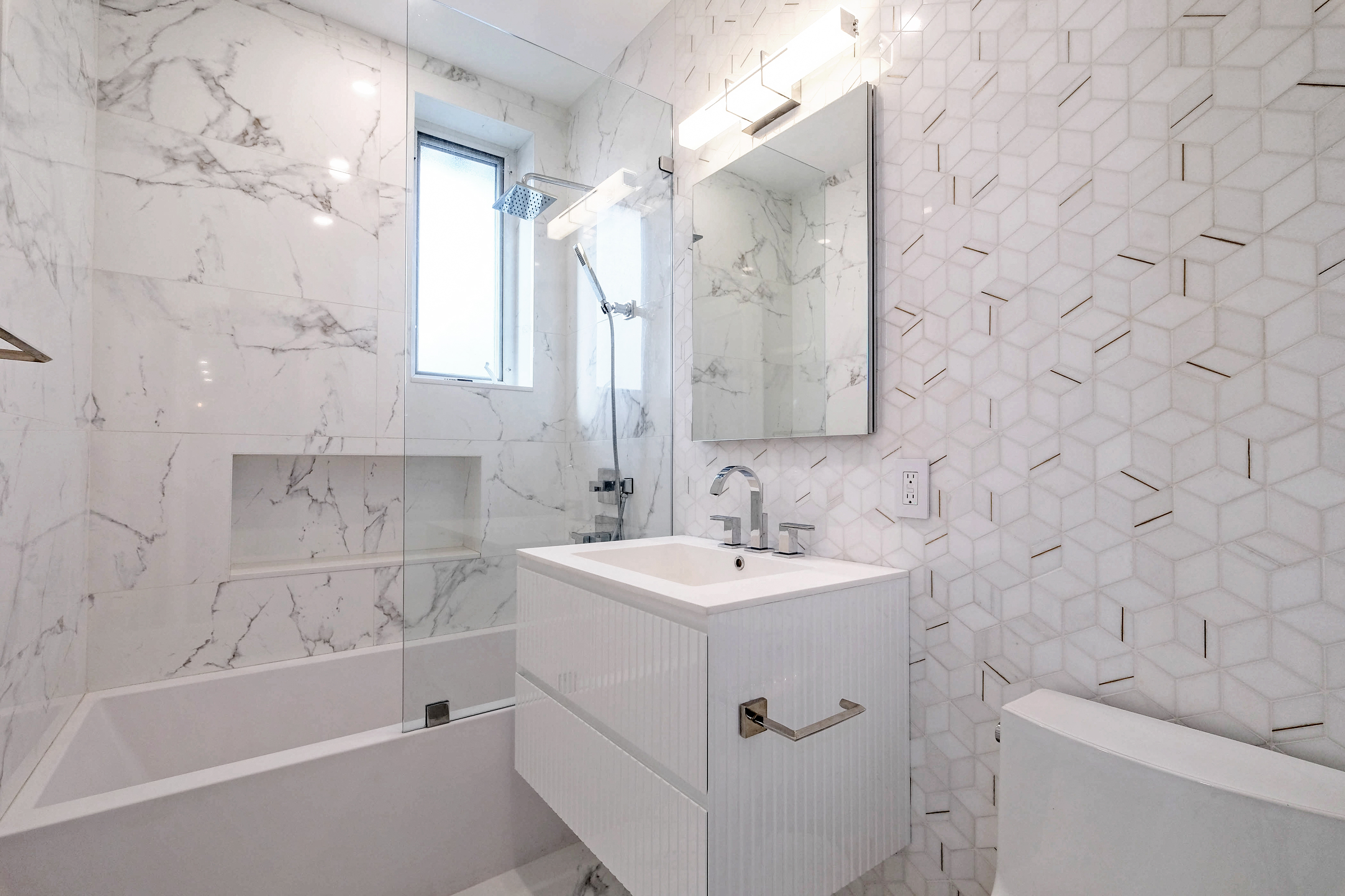 Renovated interior of a pre-war condo at 59 West 71st Street on the Upper West Side, Manhattan, by Gallery KBNY (view 9)