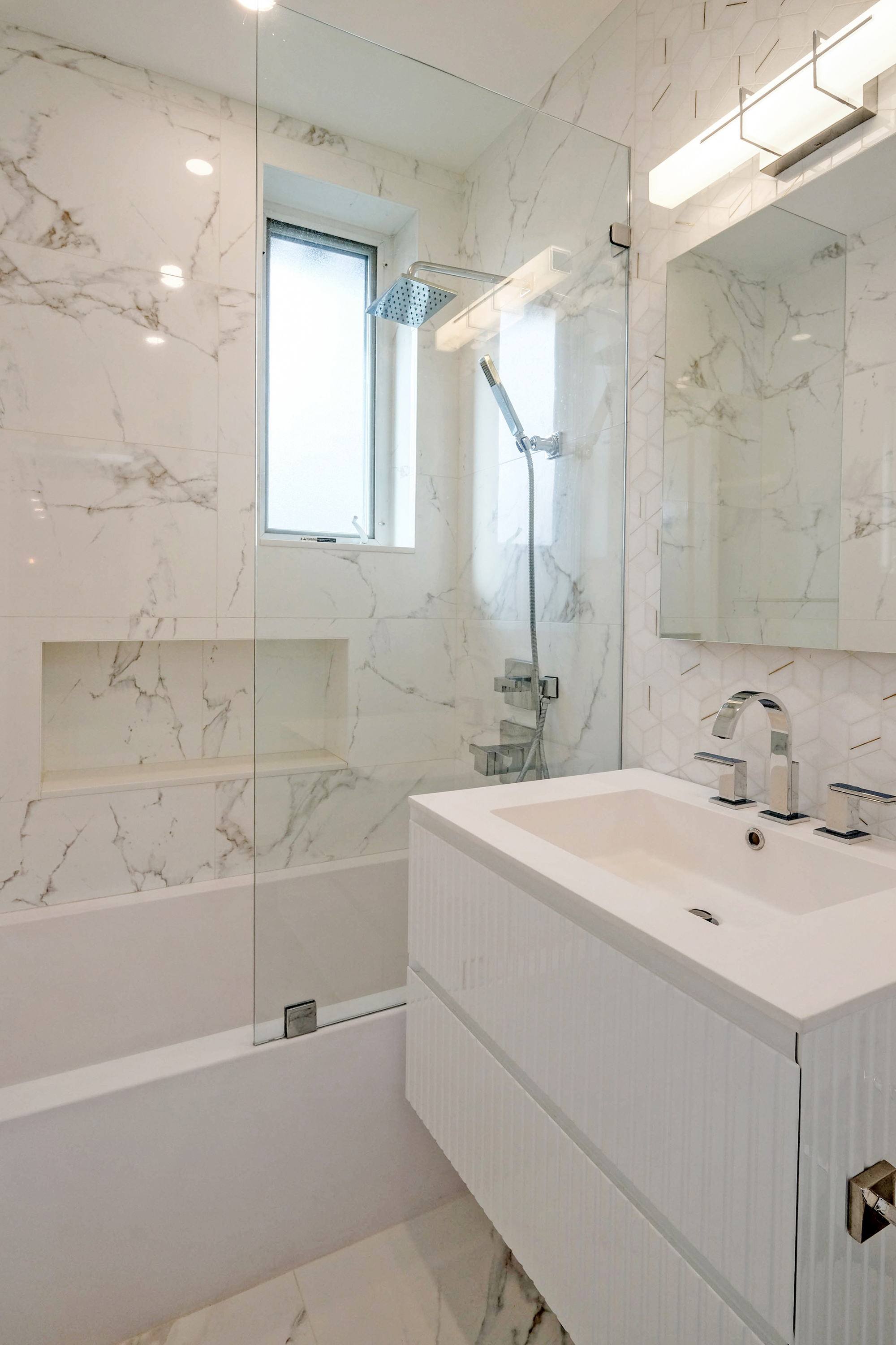 Renovated interior of a pre-war condo at 59 West 71st Street on the Upper West Side, Manhattan, by Gallery KBNY (view 10)
