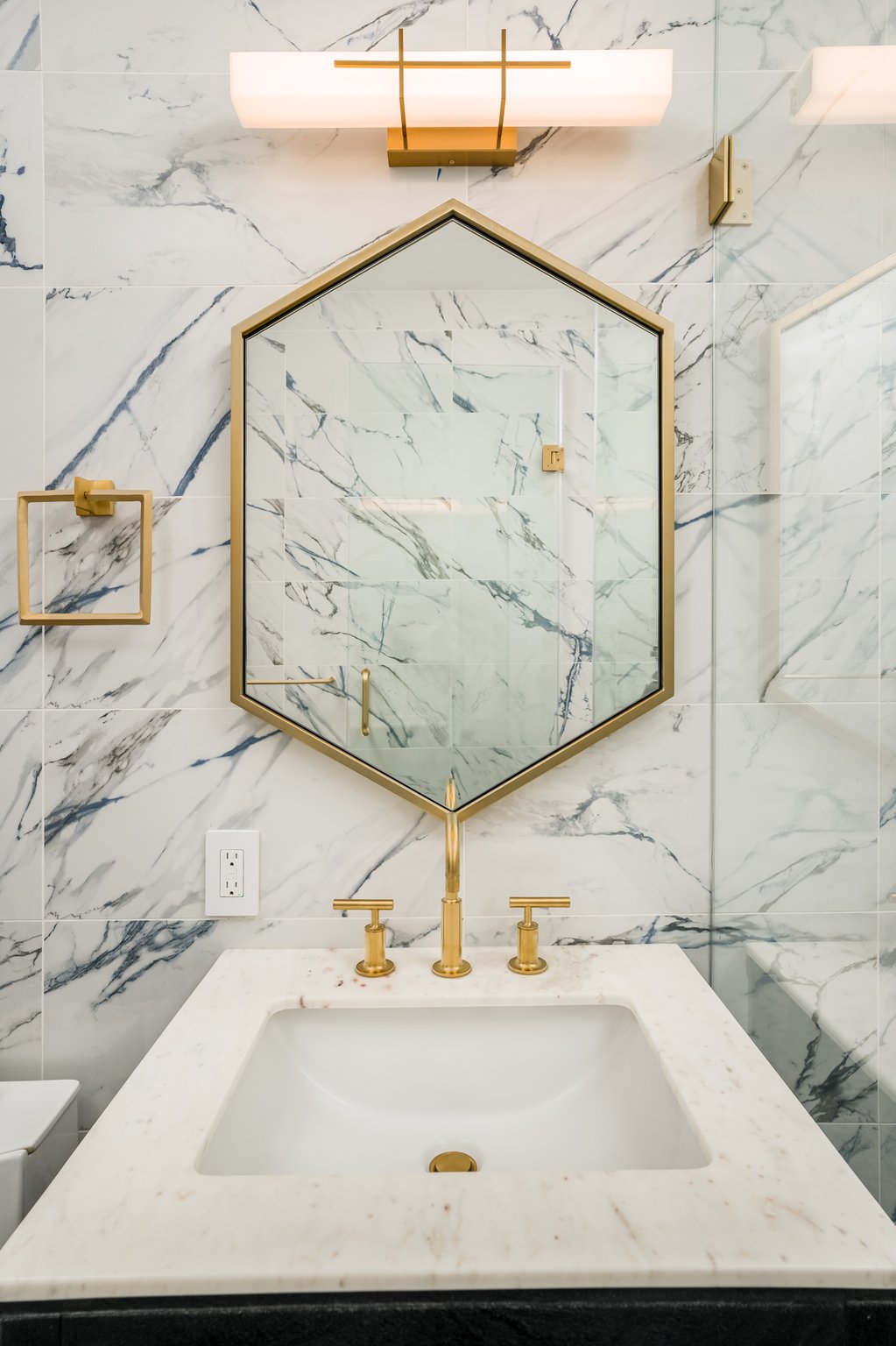 Renovated interior of a luxury condo at 220 Riverside Boulevard on the Upper West Side, Manhattan, by Gallery KBNY (view 15)