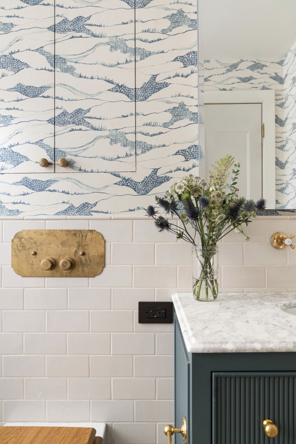 Renovated interior of a pre-war condo at 17 Cornelia Street in the West Village, Manhattan, by Gallery KBNY (continued view 8)