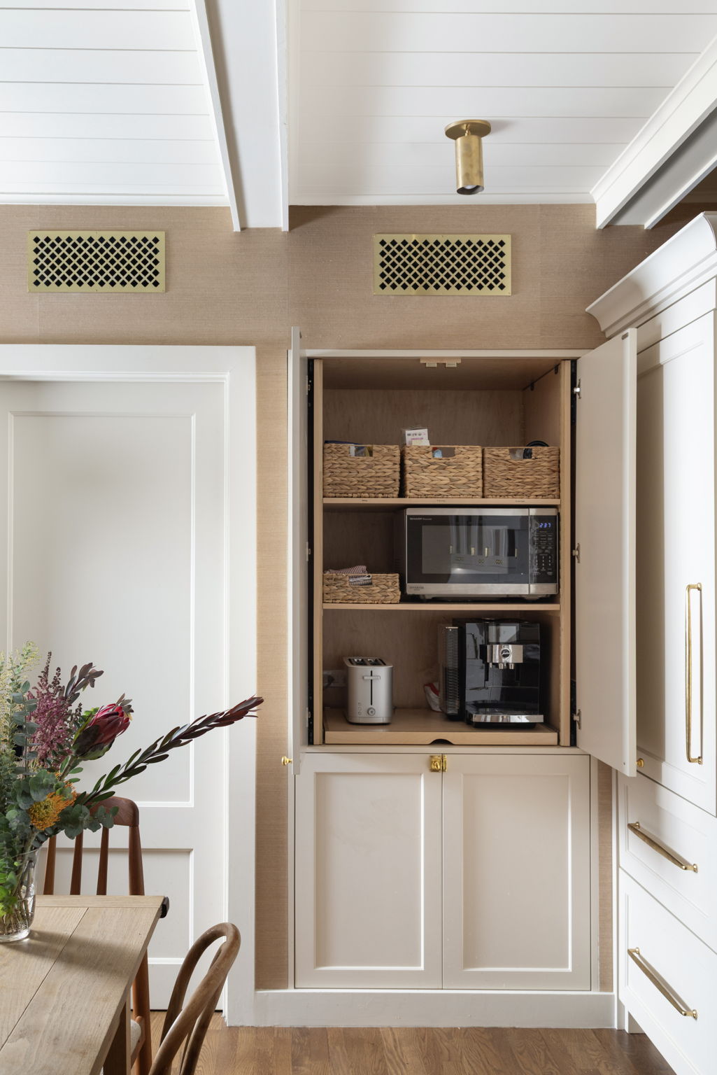 Renovated interior of a pre-war condo at 17 Cornelia Street in the West Village, Manhattan, by Gallery KBNY (view 22)