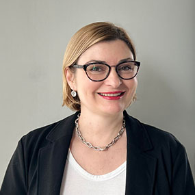 Diana M., Designer at Gallery KBNY