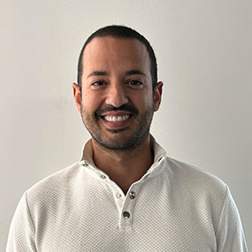 Portrait of Avi Zikry, founder and CEO of Gallery KBNY, author