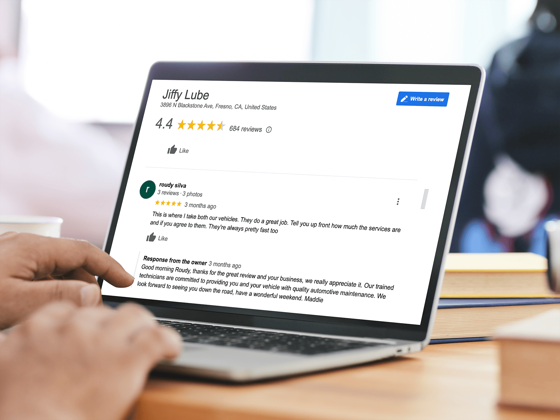 How to Respond to Google Reviews: Tips & Examples
