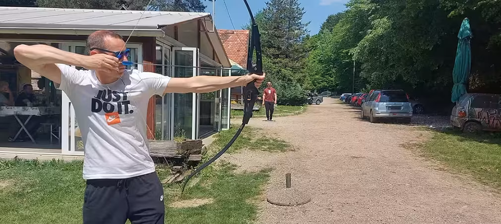 La imagen muestra a miembros y/o empleados del equipo de UniqCast.