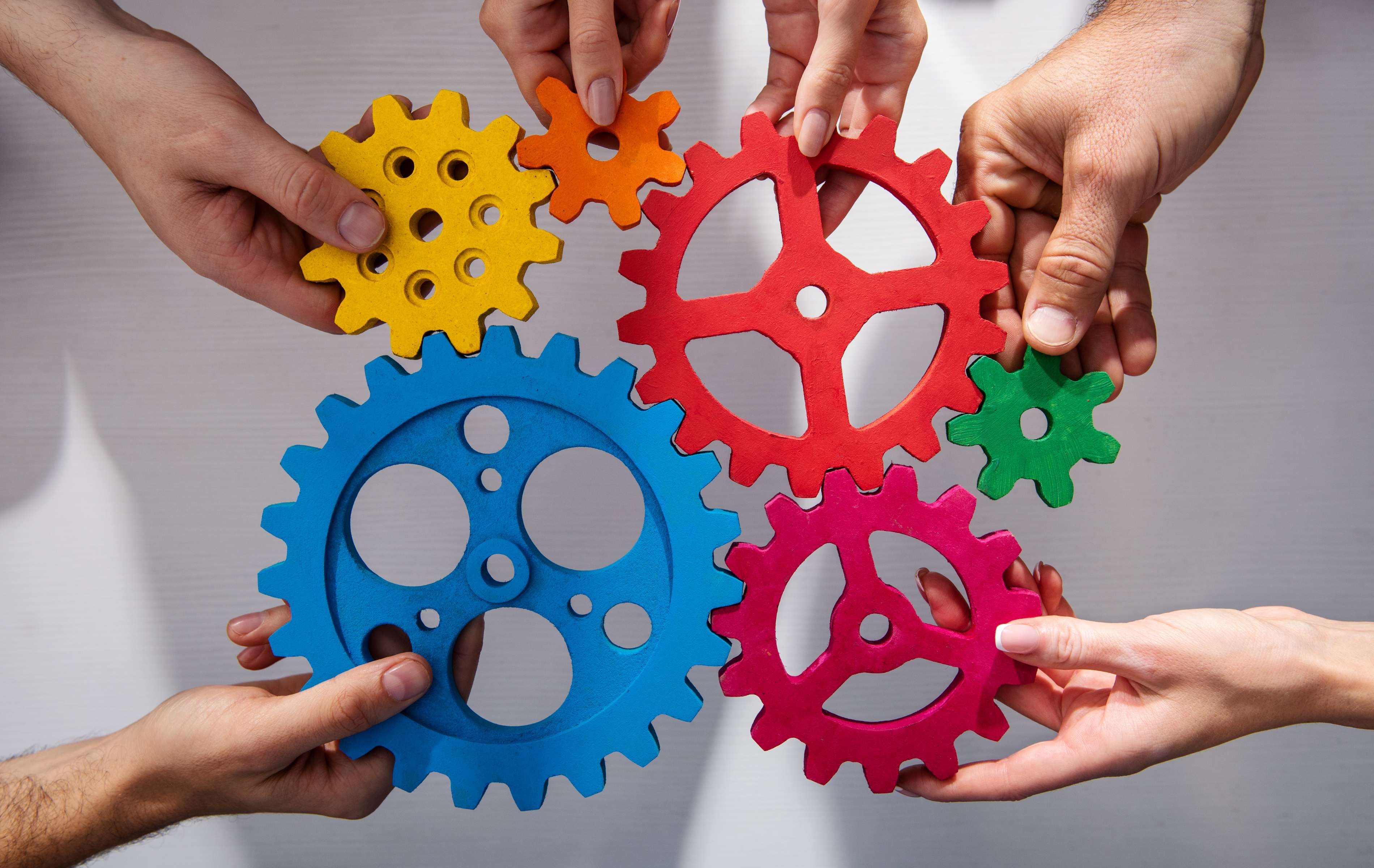 GMAO, outils de ticketing : comment combler leurs limites pour les services généraux ?