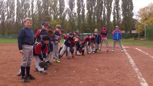 Freitags nun immer Tossball-Training