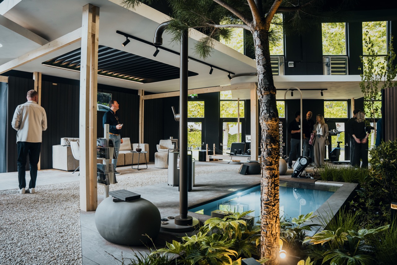 Modern tuinpaviljoen met zwembad bij Relax Outdoor