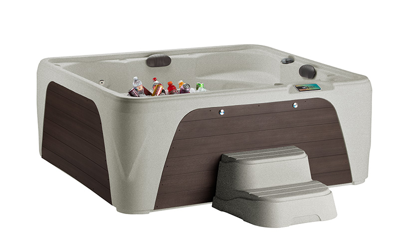 Fantasy spa jacuzzi met kleurrijke drankjes en stap voor ontspanning