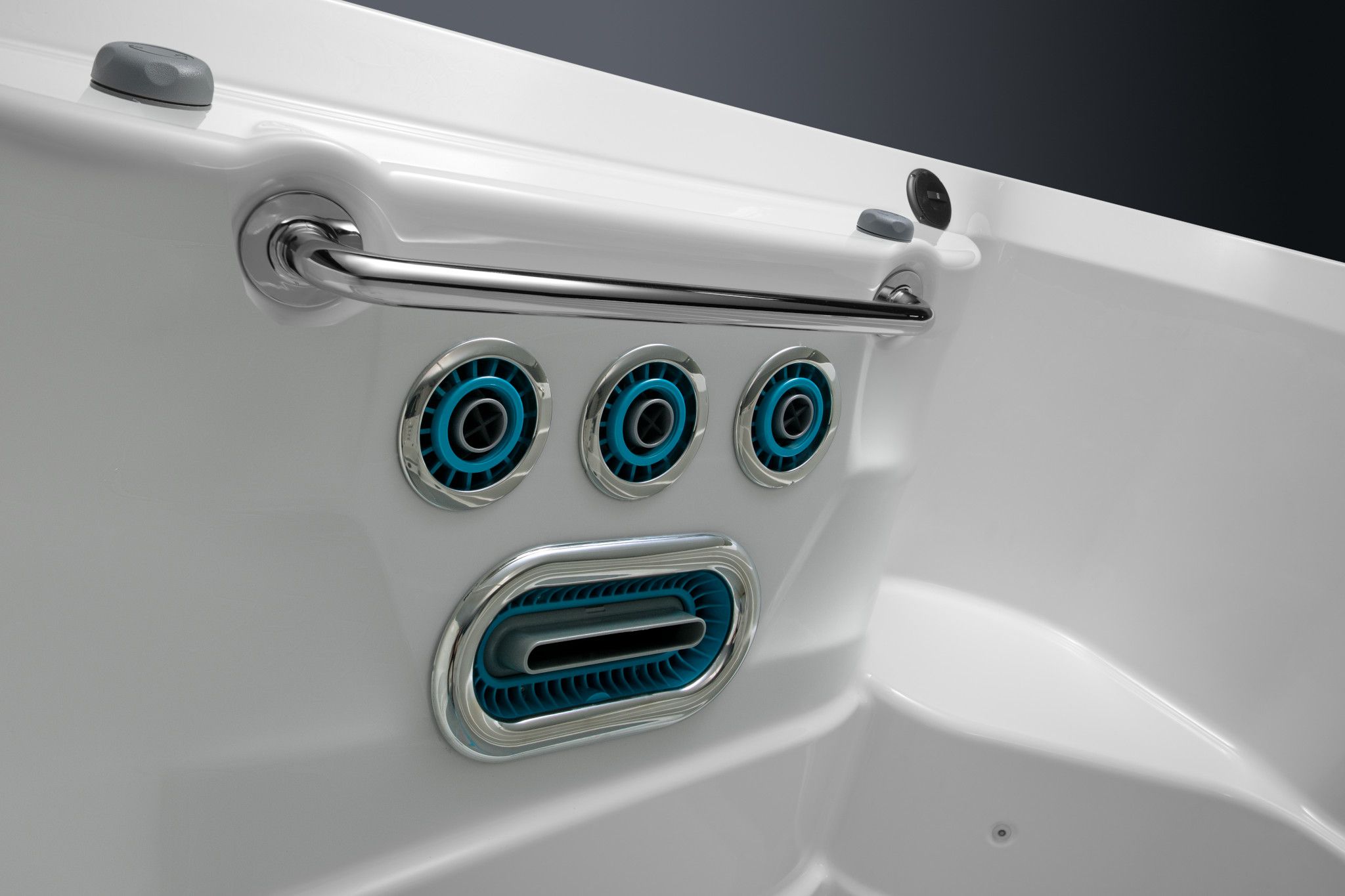 Endless pools zwemspa met blauwe hydro-jets en chroom beugel