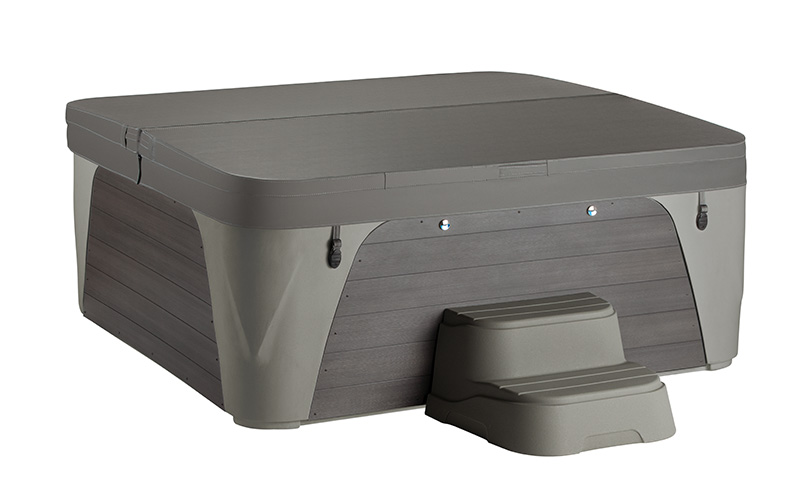 Grijze fantasy spa met moderne stap en robuust ontwerp voor ontspanning