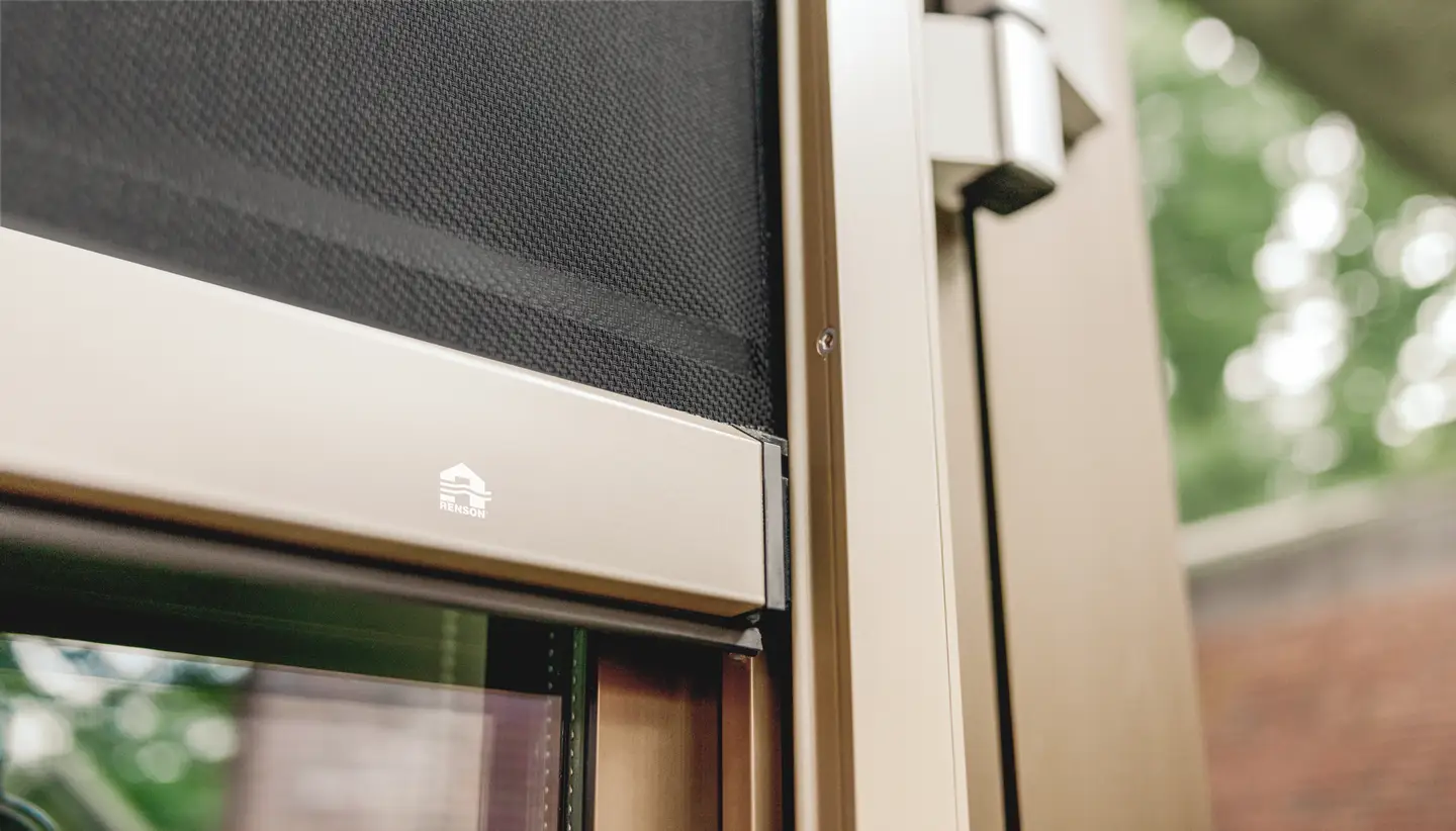 Renson Screen aan woning voor zonwering