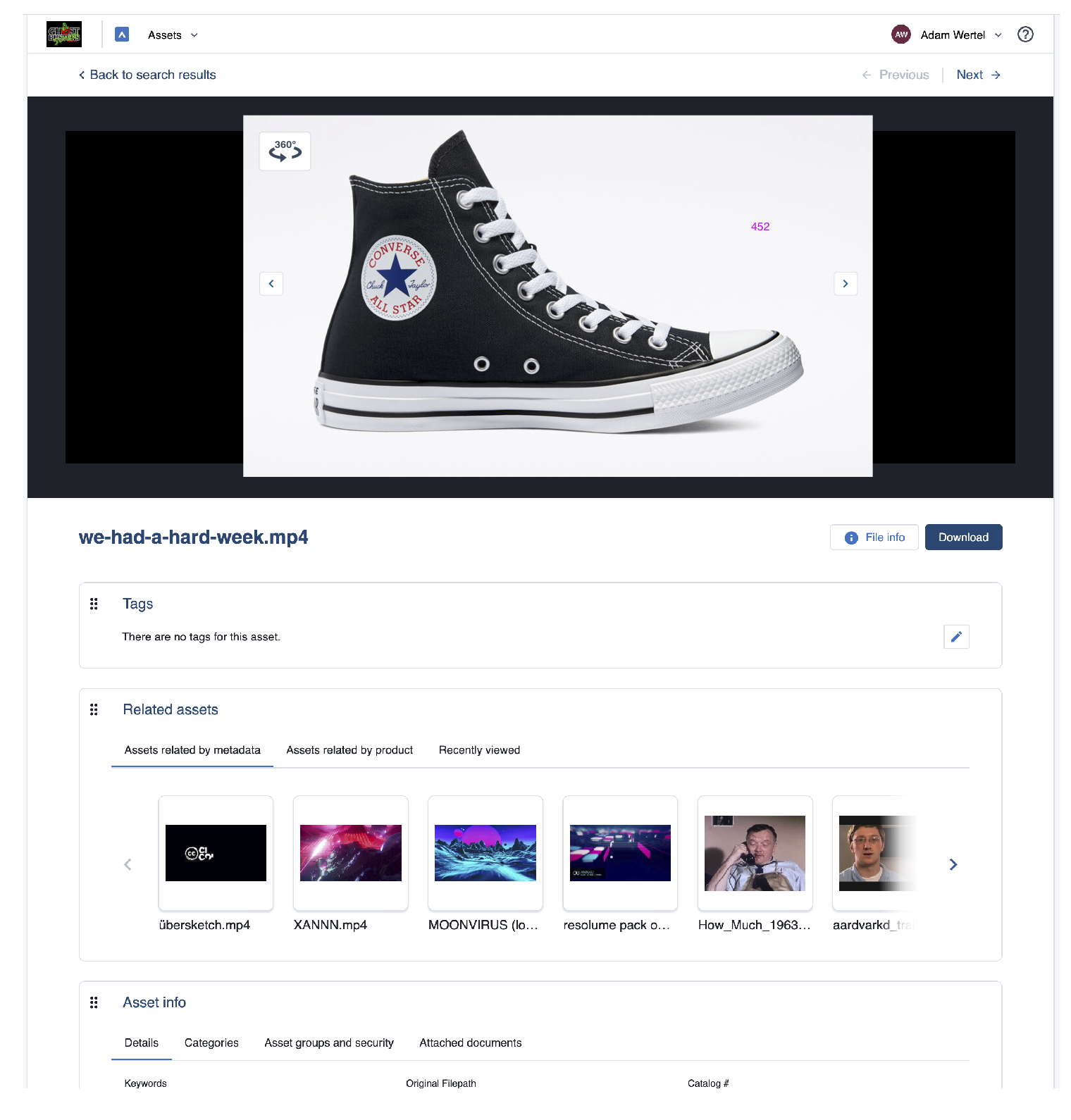 A UI layout displaying a Shoe product using the 360 spinset component.