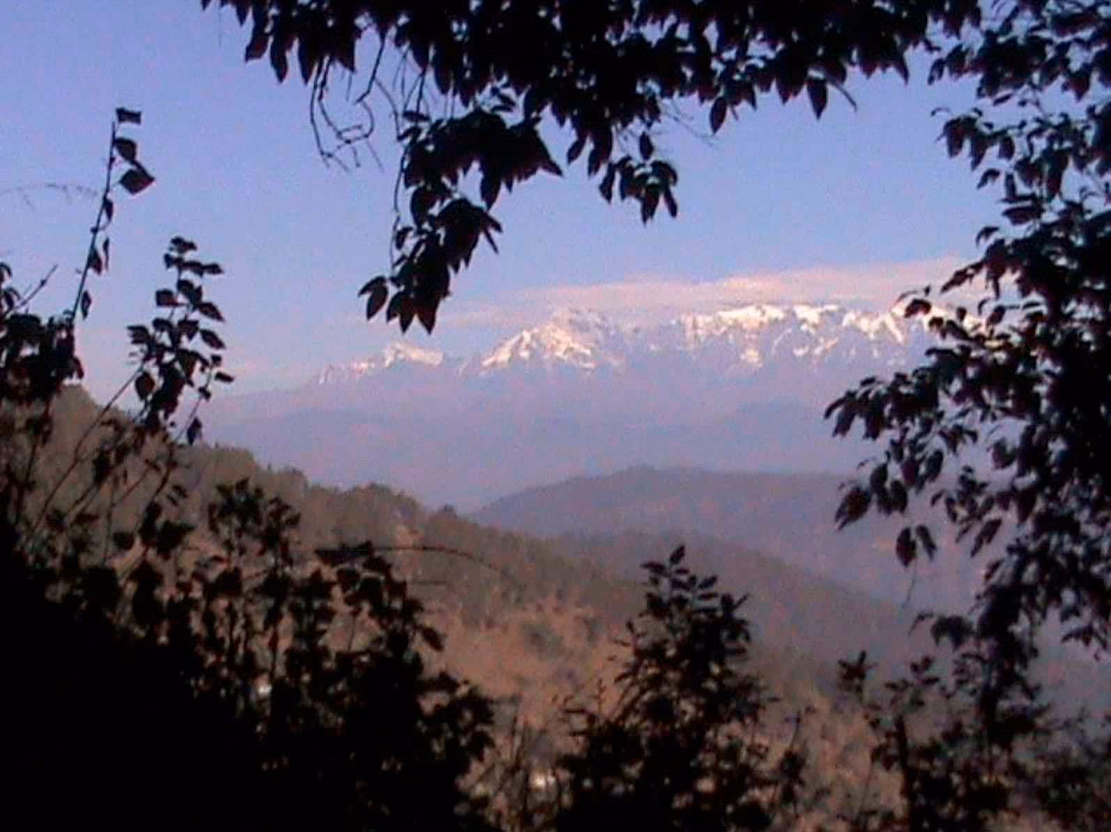 Vue de l'Himalaya depuis l'ashram de Mâ Anandamayî à Dhaulchina