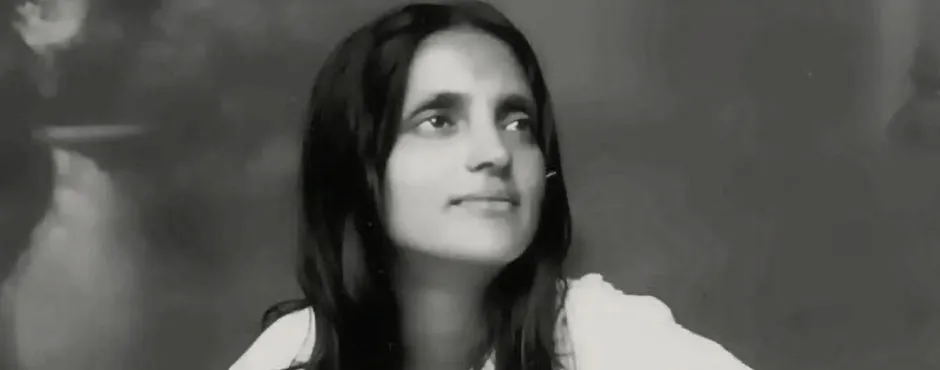 Photographie de Mâ Ananda Moyî, dans sa jeunesse.