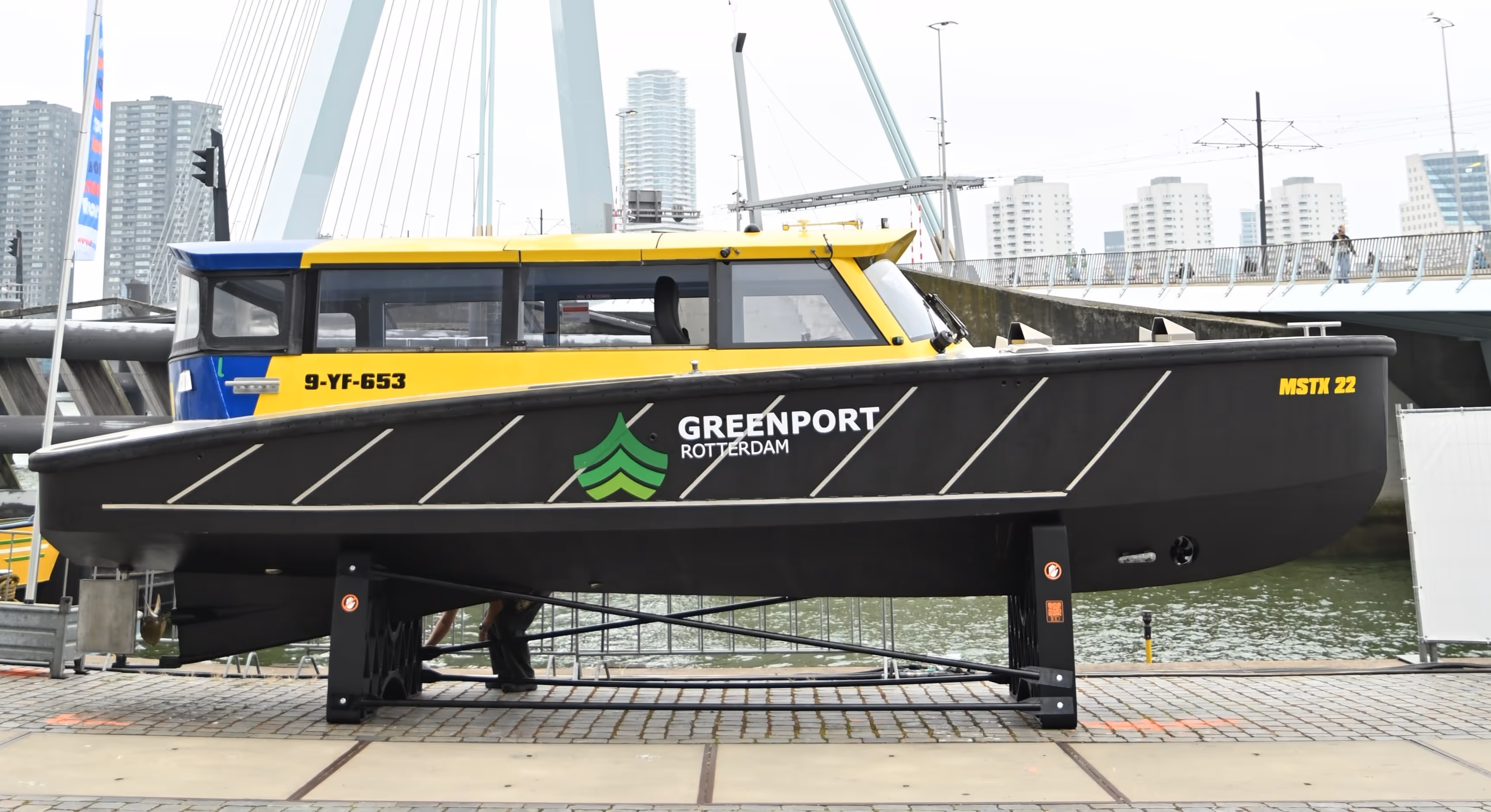 The 3D printed transport and support cradles by Royal3D provide a durable solution for load-bearing support structures. While using Finite Element Method (FEM), Royal3D ensures strength and stability before printing.