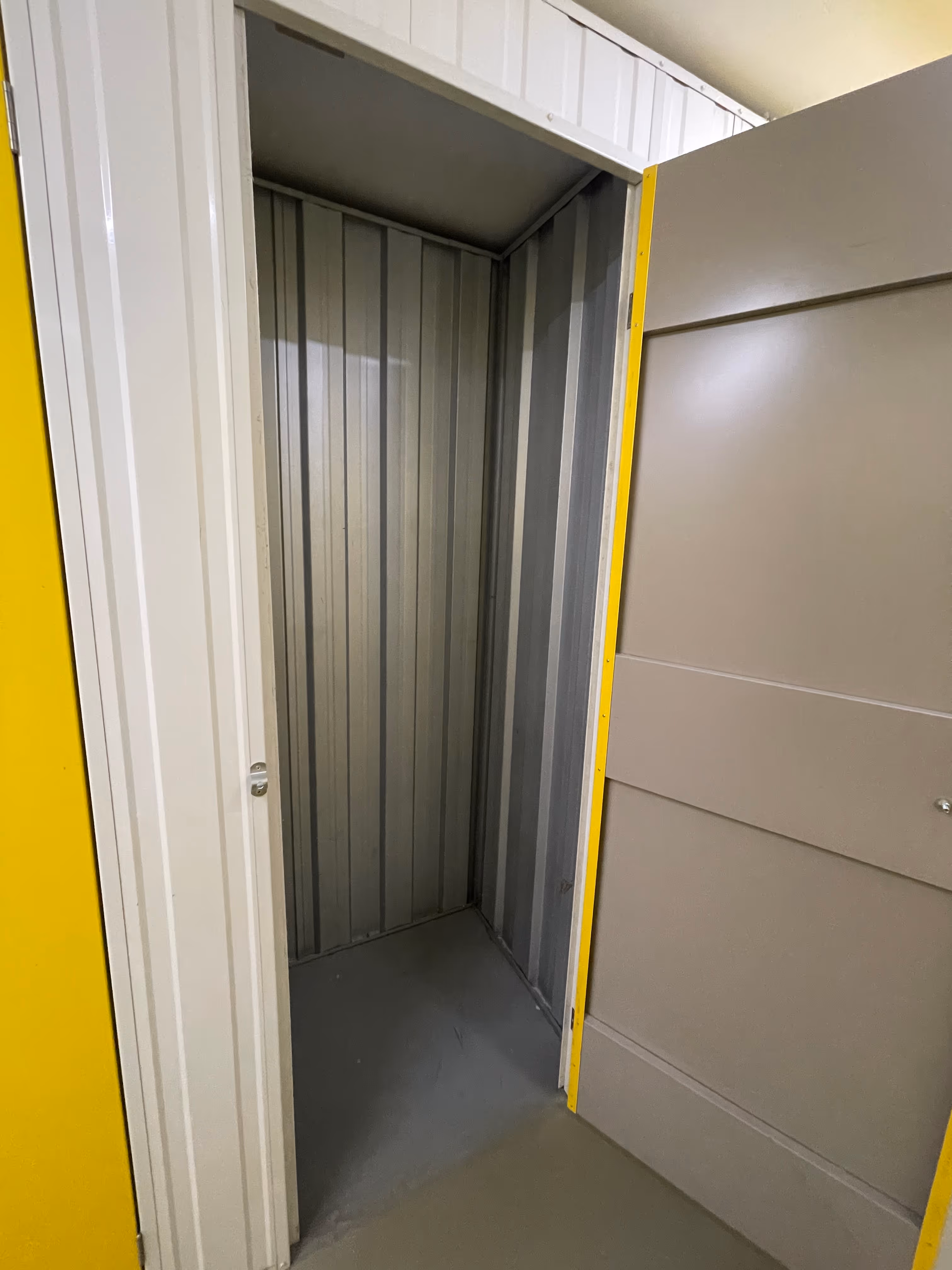 35sqft storage containers in warehouse