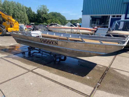 Nieuw binnen! Jon 518 + Honda BF20