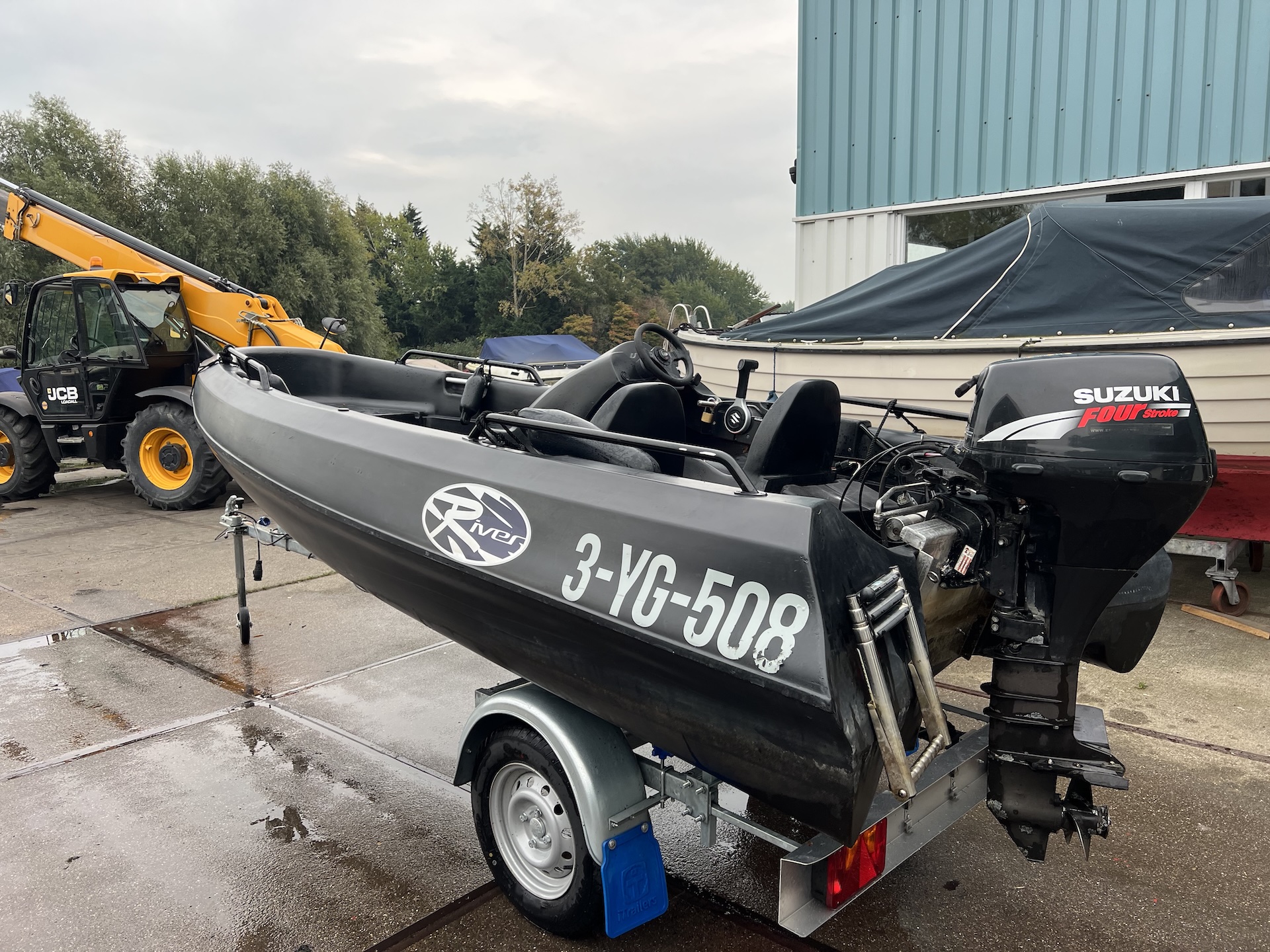 In opdracht van de klant: River 420 XR Blaek Edition